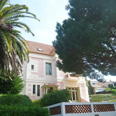 Holiday Castel Haussmann-3 Holiday home *