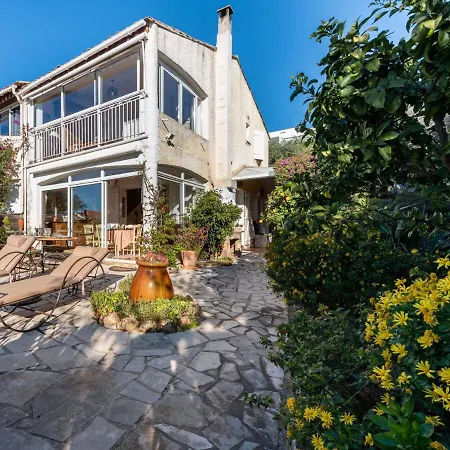 Holiday Castel Haussmann-3 Holiday home *