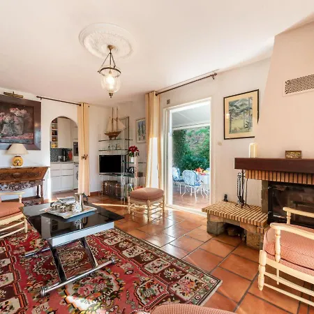 Holiday Castel Haussmann-3 בית נופש קבלייר-סור-מר